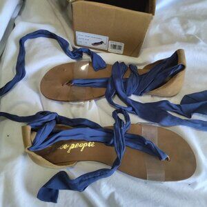 "Free People" Palm Sandal w Navy Blue Ribbon Straps - 41W